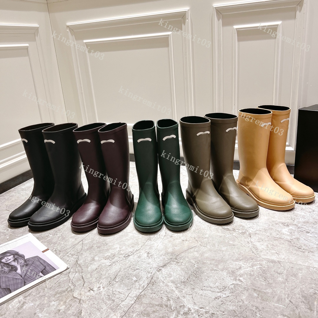 Designer Boots Women Rain Boots Pvc Shoes Black Rev Rubber Boot Fashion Rainboots Appearance Burst Watch Upper Green White Water Shoes with Box, Armygreen
Designer Boots Women Rain Boots Pvc Shoes Black Rev Rubber Boot Fashion Rainboots Appearance Burst Watch Upper Green White Water Shoes with Box, Armygreen