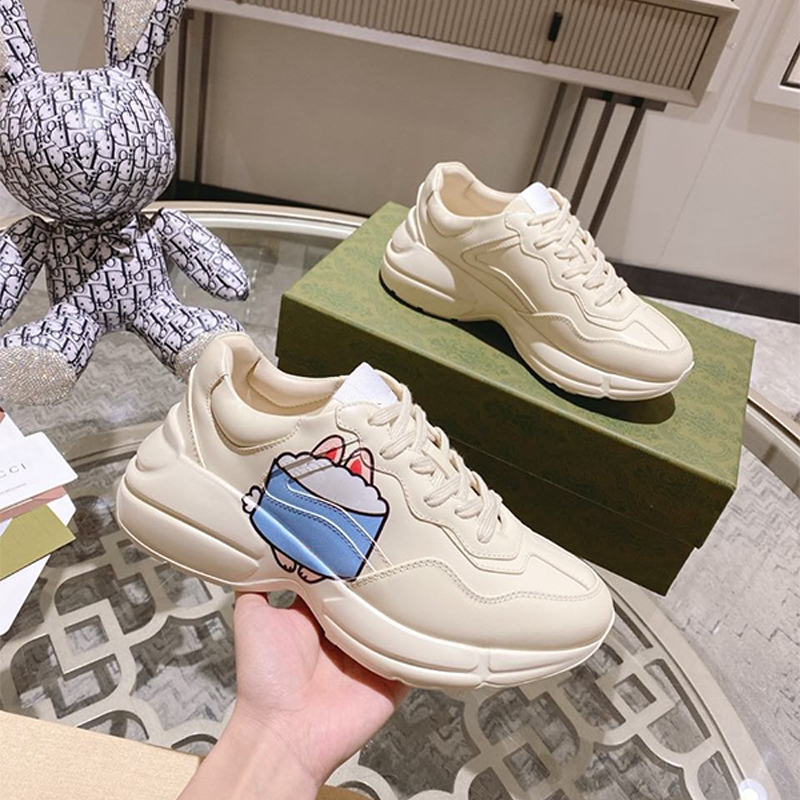 Designer Men Women shoes rhython shoes casual shoes sneaker thick soled mens women cartoon letters thick soleg family beige camel outdoor, As shown in the figure
Designer Men Women shoes rhython shoes casual shoes sneaker thick soled mens women cartoon letters thick soleg family beige camel outdoor, As shown in the figure