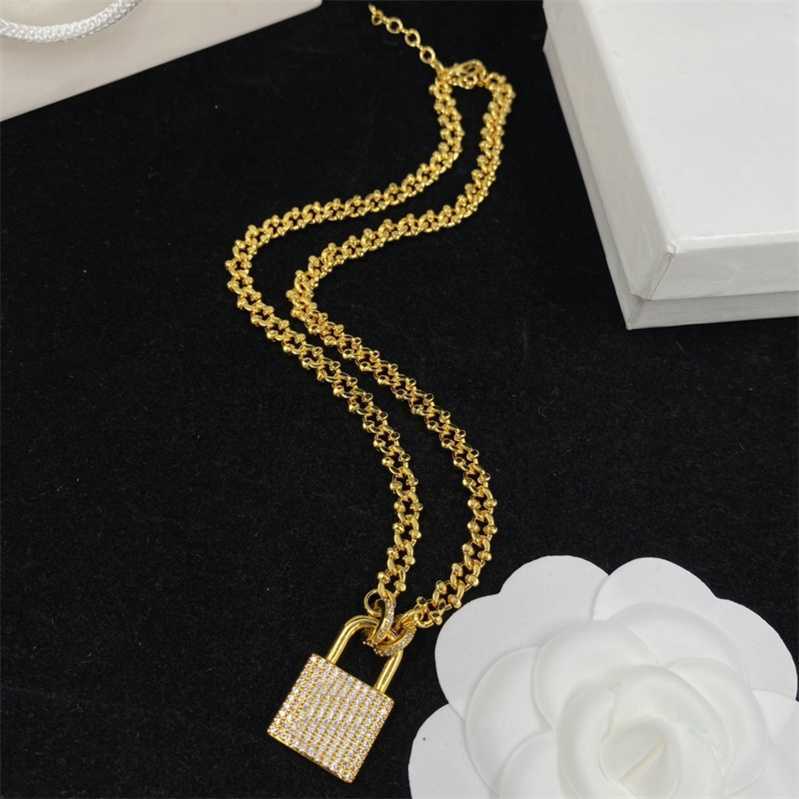 Shiny Diamond Lock Necklaces Thick Chain Golden Bracelets Crystal Pendant Locks Jewelry Sets With Box