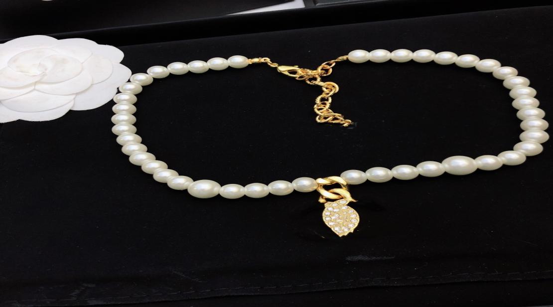 Luxury Pearl Pendant Necklaces Fashion for Man Woman Highly Quality Women Party Wedding Fringes Triangles Lovers gift hip hop jewe5864328
Luxury Pearl Pendant Necklaces Fashion for Man Woman Highly Quality Women Party Wedding Fringes Triangles Lovers gift hip hop jewe5864328