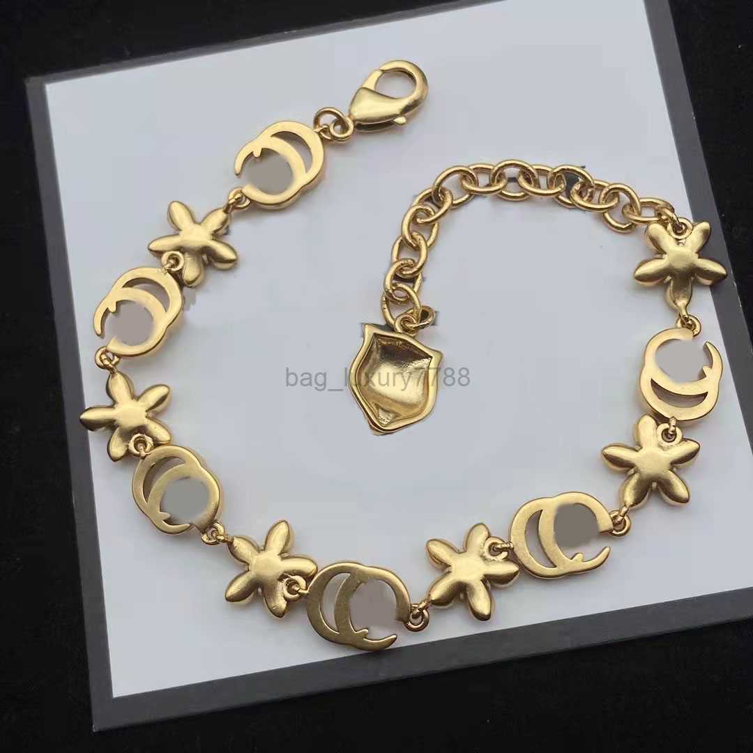 Fashion Vintage Necklace Ladies Flower Letter Heavy Decoration Color Diamond Bracelet Exaggerated Pendant Earrings 925 Silver Needle High Quality Jewe