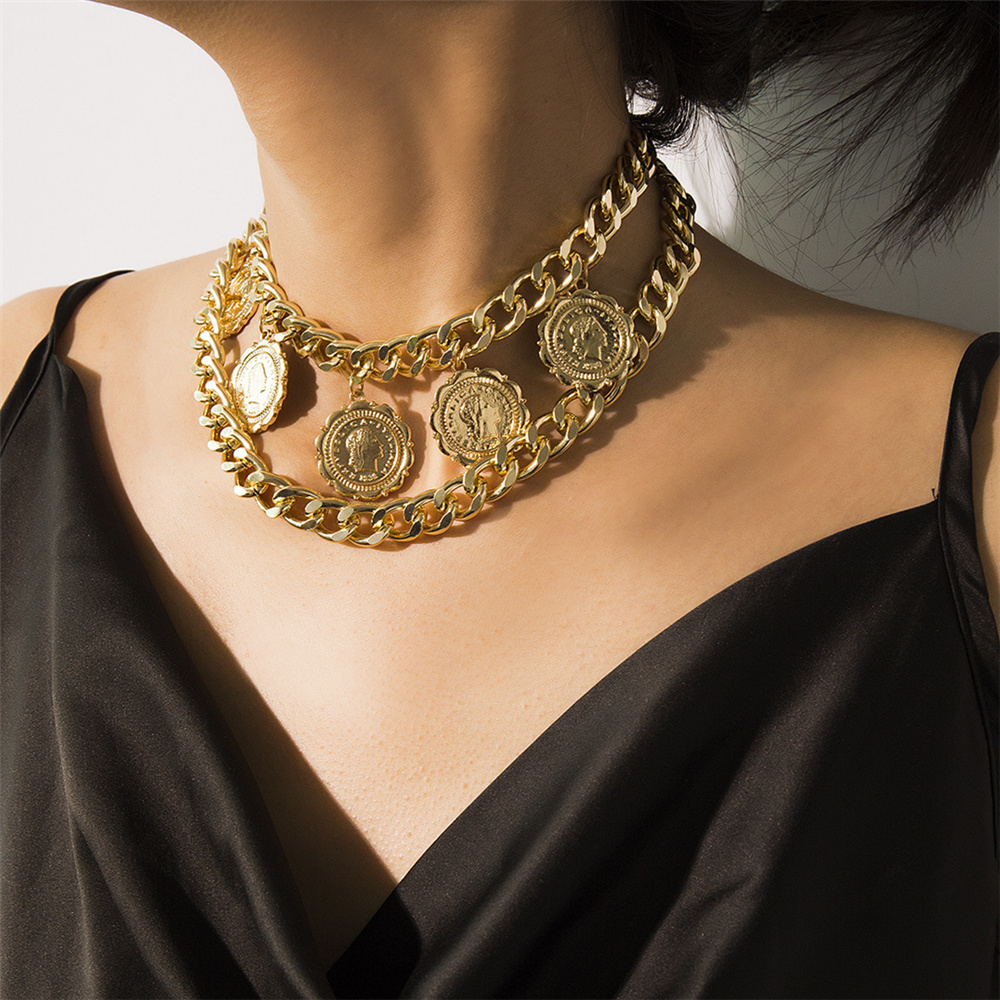 Strands Strings Hyperbole Gothic Cuban Chunky Necklace for Women Vintage Queen Coin Pendant Statement Hip hop Jewelry 230621