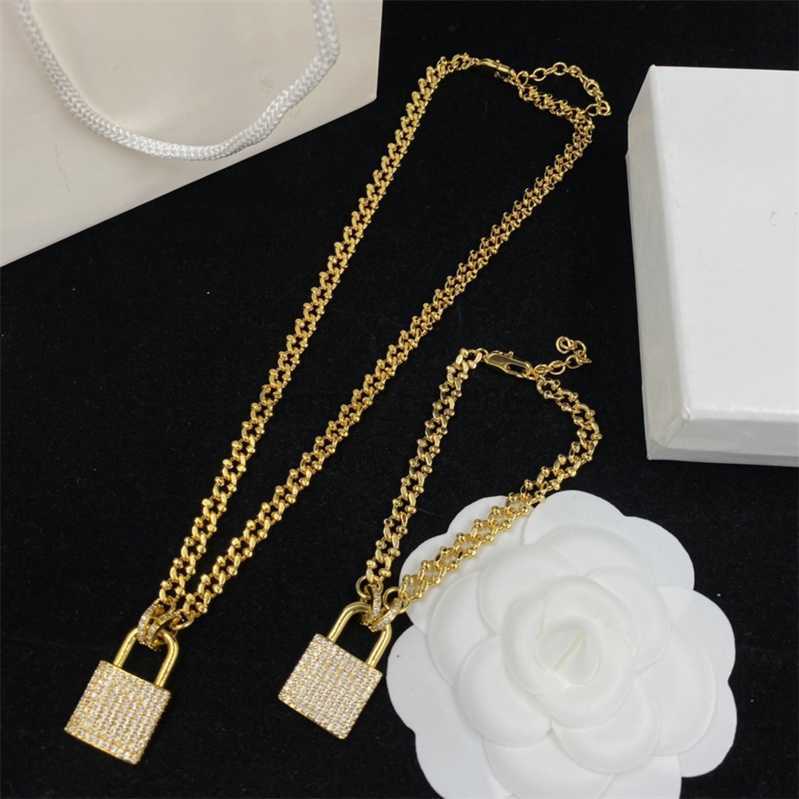Shiny Diamond Lock Necklaces Thick Chain Golden Bracelets Crystal Pendant Locks Jewelry Sets With Box