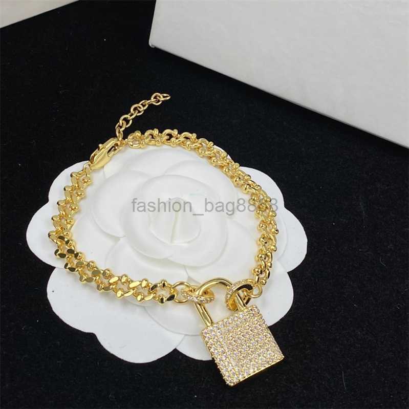 Shiny Diamond Lock Necklaces Thick Chain Golden Bracelets Crystal Pendant Locks Jewelry Sets With Box