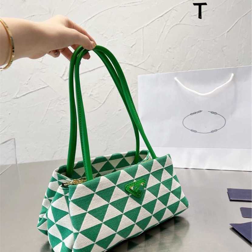 Designer bag 2023 handbag Wedding Hobo Triangle Grid Horizontal Black Zipper Korean Small and Medium Square Soft Handle Lingge Women's, White8
Designer bag 2023 handbag Wedding Hobo Triangle Grid Horizontal Black Zipper Korean Small and Medium Square Soft Handle Lingge Women's, White8