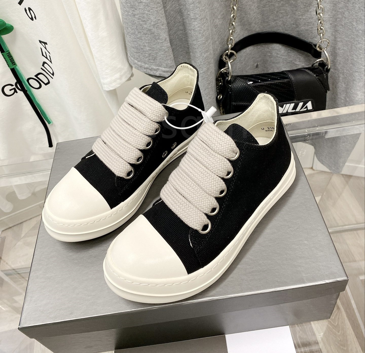 Men Sneakers Rick Shoes Owen Women Casual Shoes Genuine Leather Low top lace up GYM Shoes Designer Women canvas Sneaker
Men Sneakers Rick Shoes Owen Women Casual Shoes Genuine Leather Low top lace up GYM Shoes Designer Women canvas Sneaker
