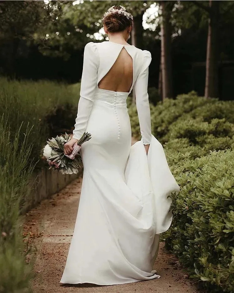 Simple Long Sleeves Satin Mermaid Wedding Dresses Deep V-Neck Open Back Sexy Bridal Gowns Ivory Robe De Mariage Court Train