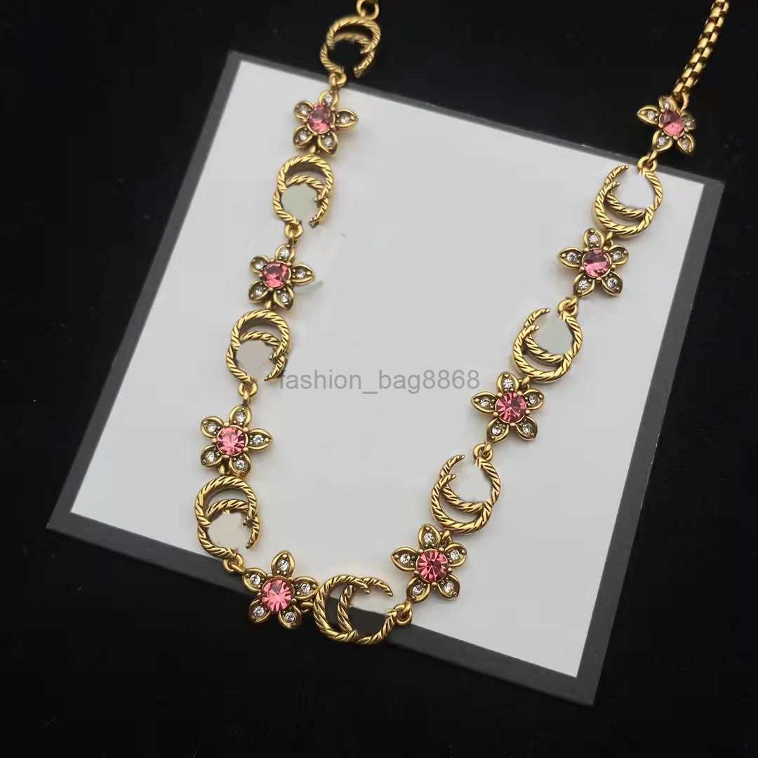 Fashion Vintage Necklace Ladies Flower Letter Heavy Decoration Color Diamond Bracelet Exaggerated Pendant Earrings 925 Silver Needle High Quality Jewe