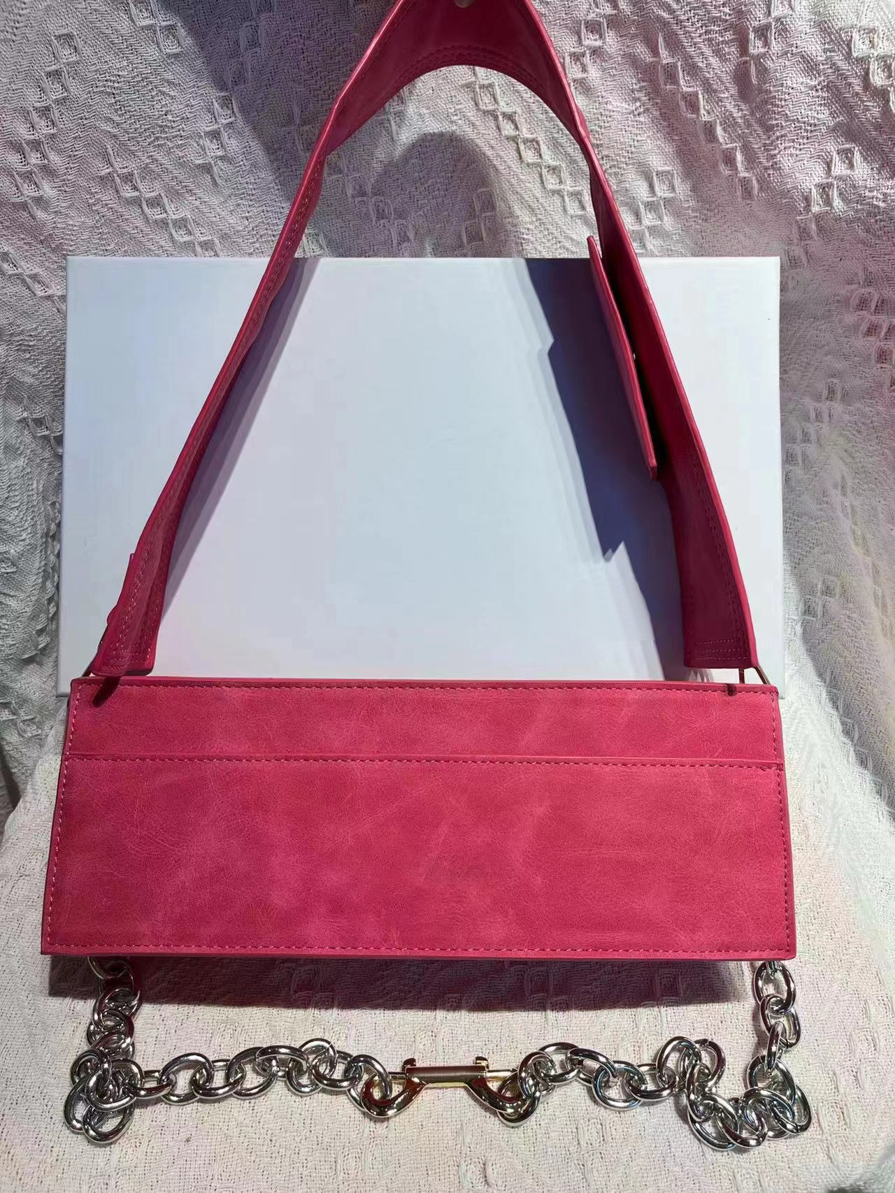 Womens Le Ciuciu tote evening Bags mens Evening Designer Shoulder clutch handbags crossbody bag Luxury Genuine leather chains mini Underarm lady bags Hobo wallets, White
Womens Le Ciuciu tote evening Bags mens Evening Designer Shoulder clutch handbags crossbody bag Luxury Genuine leather chains mini Underarm lady bags Hobo wallets, White