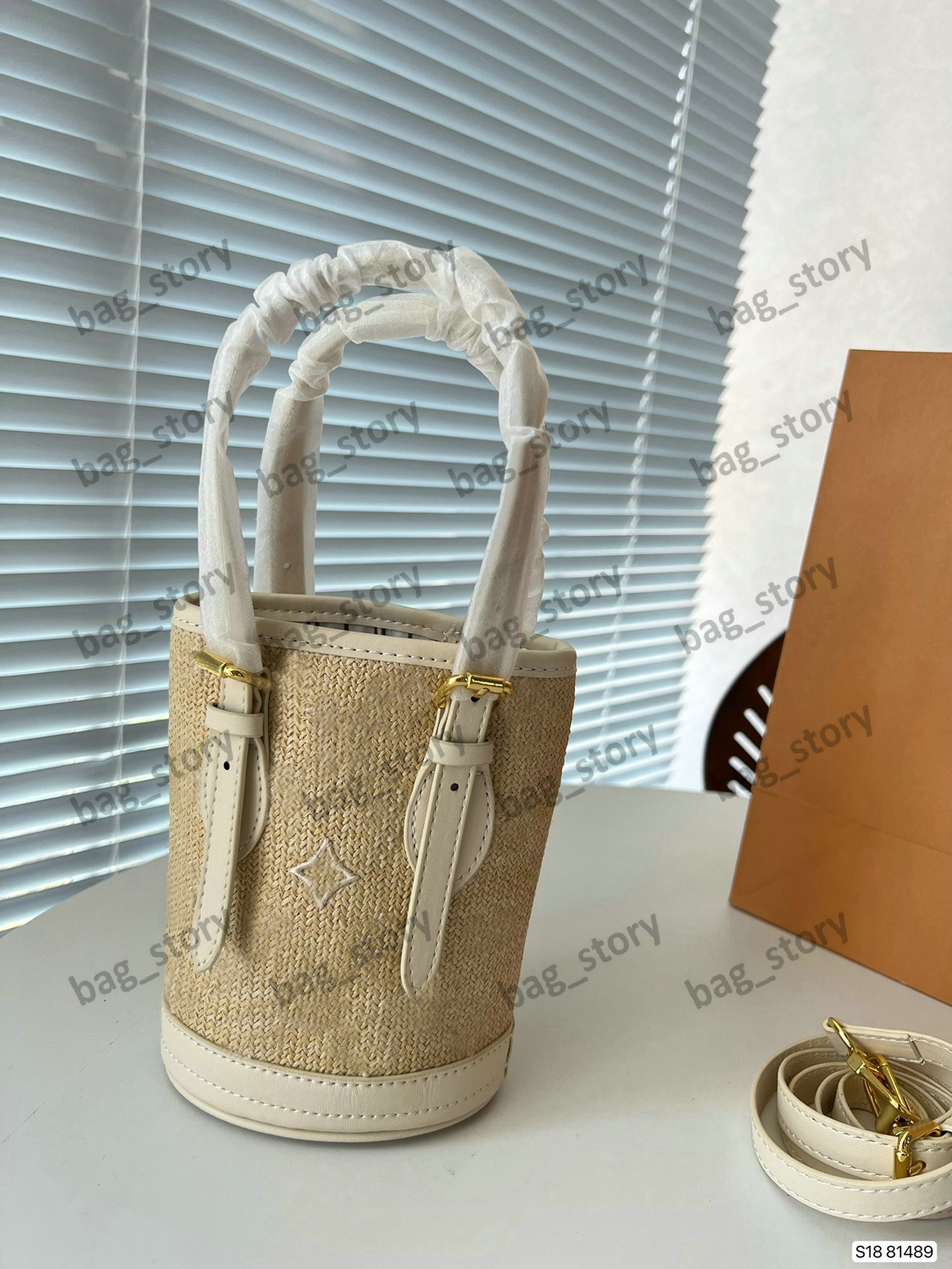 Raffia Nano Bucket By The Pool Summer 2023 Designer Handle Bag M82418 Black Monograms pattern Womens Shoulder Bag With Removable leather key holder Crossbody Purse
Raffia Nano Bucket By The Pool Summer 2023 Designer Handle Bag M82418 Black Monograms pattern Womens Shoulder Bag With Removable leather key holder Crossbody Purse