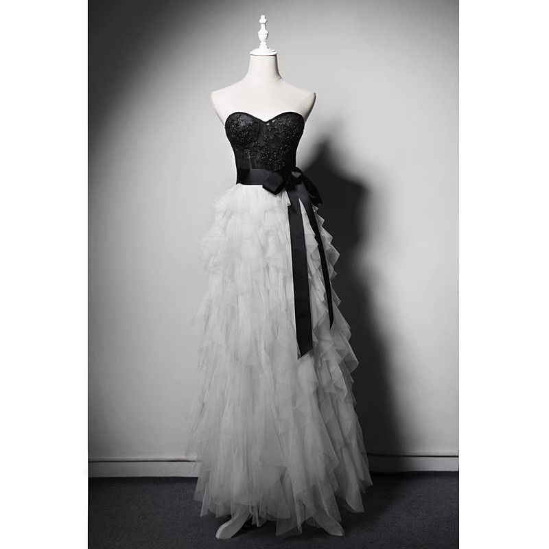 Fancy White and Black Prom Dresses Sweetheart Lace-Up Back Floor Length Party Gowns Sexy Top Applique with Beads
