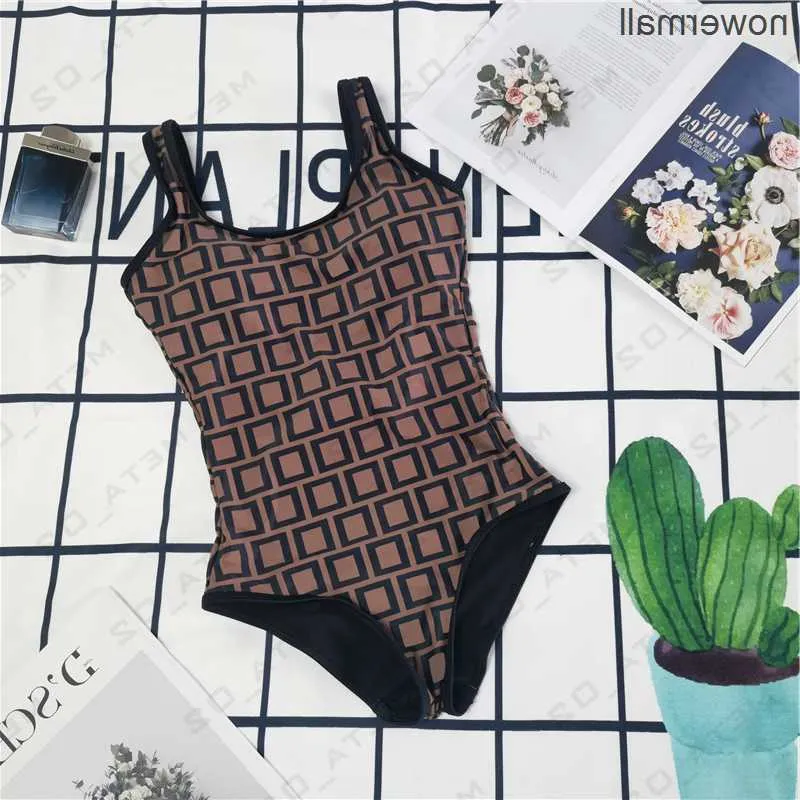 Designer bikini swimsuit FFF Womens Designers Bikinis Sets Sexy Clear Strap Shape Swimsuits Ladies Bathing Suits Swim Wear Beach Women Swimwear
Designer bikini swimsuit FFF Womens Designers Bikinis Sets Sexy Clear Strap Shape Swimsuits Ladies Bathing Suits Swim Wear Beach Women Swimwear