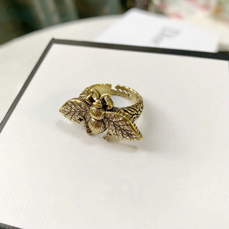 Classic Double Bee Charm Style Ring Fashion Brand Designer Ring Luxury Opening Ring Adjustable for Women Lovers Ring
Classic Double Bee Charm Style Ring Fashion Brand Designer Ring Luxury Opening Ring Adjustable for Women Lovers Ring