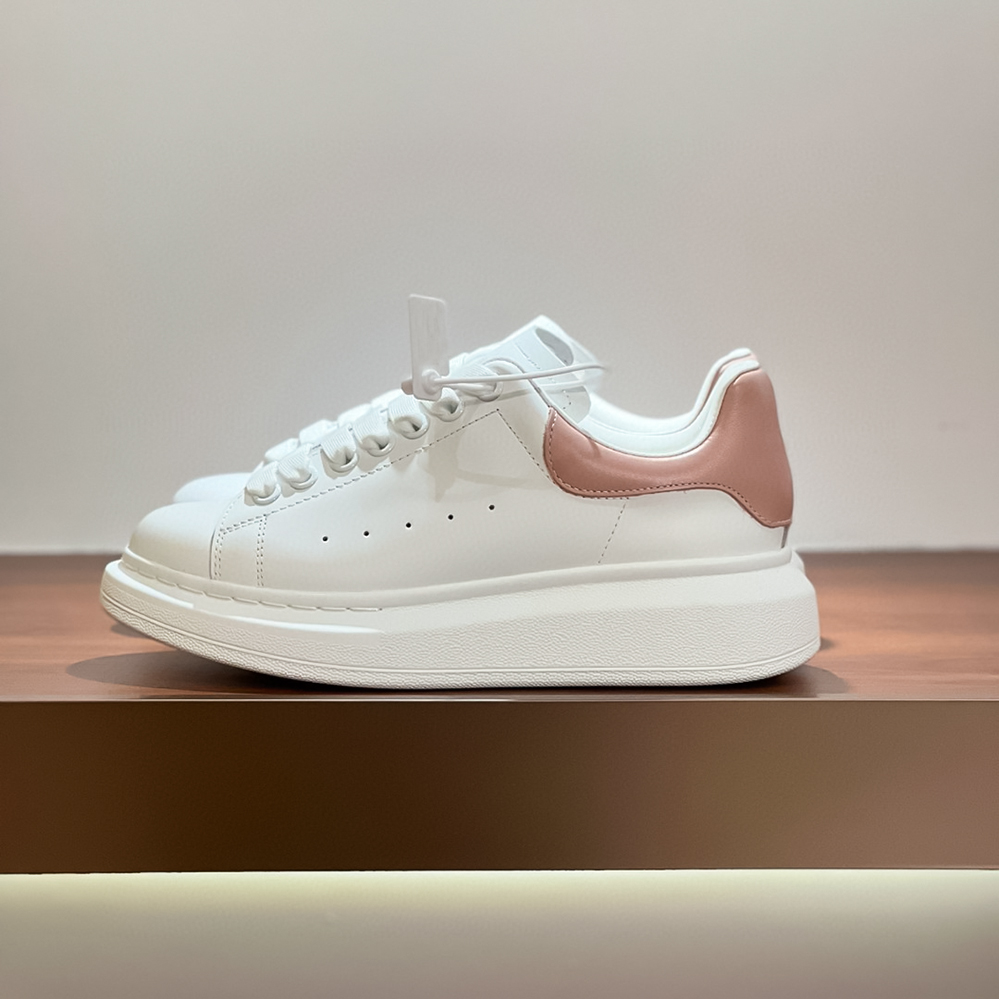 2023 Luxury Designer Matsuke Thick Sole Elevated Lace up Shoes Classic Small White Shoes Genuine Leather Breathable Fashion Casual Couple Shoes Sizes 35-45 +box, 29
2023 Luxury Designer Matsuke Thick Sole Elevated Lace up Shoes Classic Small White Shoes Genuine Leather Breathable Fashion Casual Couple Shoes Sizes 35-45 +box, 29