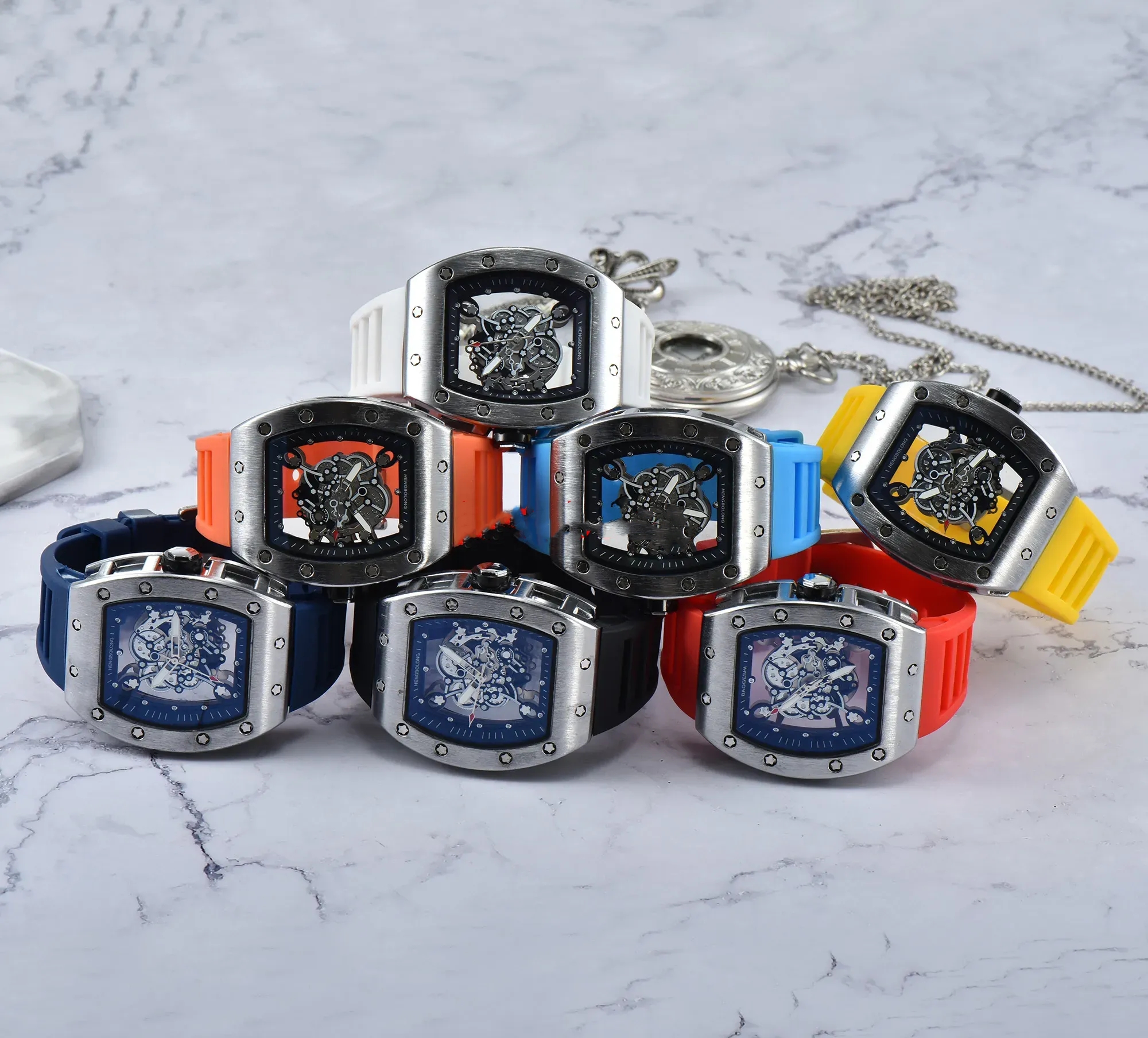 transparent bottom 3-pin new men's watch top brand luxury watch men's quartz automatic watch male clock
transparent bottom 3-pin new men's watch top brand luxury watch men's quartz automatic watch male clock
