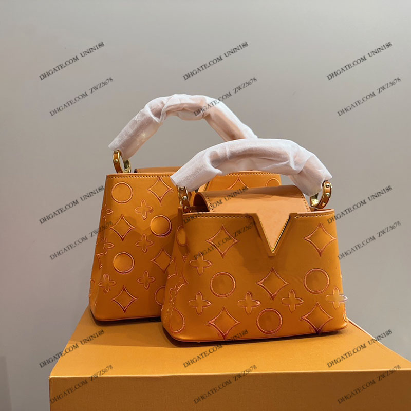 23ss Women Luxurys Designer Totes Bags Capucines Embroidery Handbags Shouder Crossbody Ladies Handbags Flowers Original Hardware Pouch Flip Cover, Black 20cm
23ss Women Luxurys Designer Totes Bags Capucines Embroidery Handbags Shouder Crossbody Ladies Handbags Flowers Original Hardware Pouch Flip Cover, Black 20cm