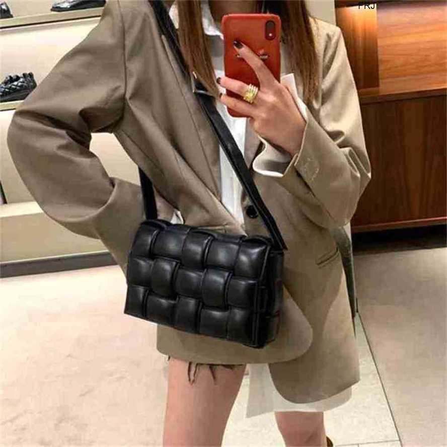 Designer Bottegas Bags Venetas Cassettes Sheepskin Full Handbags Woven Large Lattice Pillow Bag Tofu Leisure Messenger Small Square Womens, Black
Designer Bottegas Bags Venetas Cassettes Sheepskin Full Handbags Woven Large Lattice Pillow Bag Tofu Leisure Messenger Small Square Womens, Black