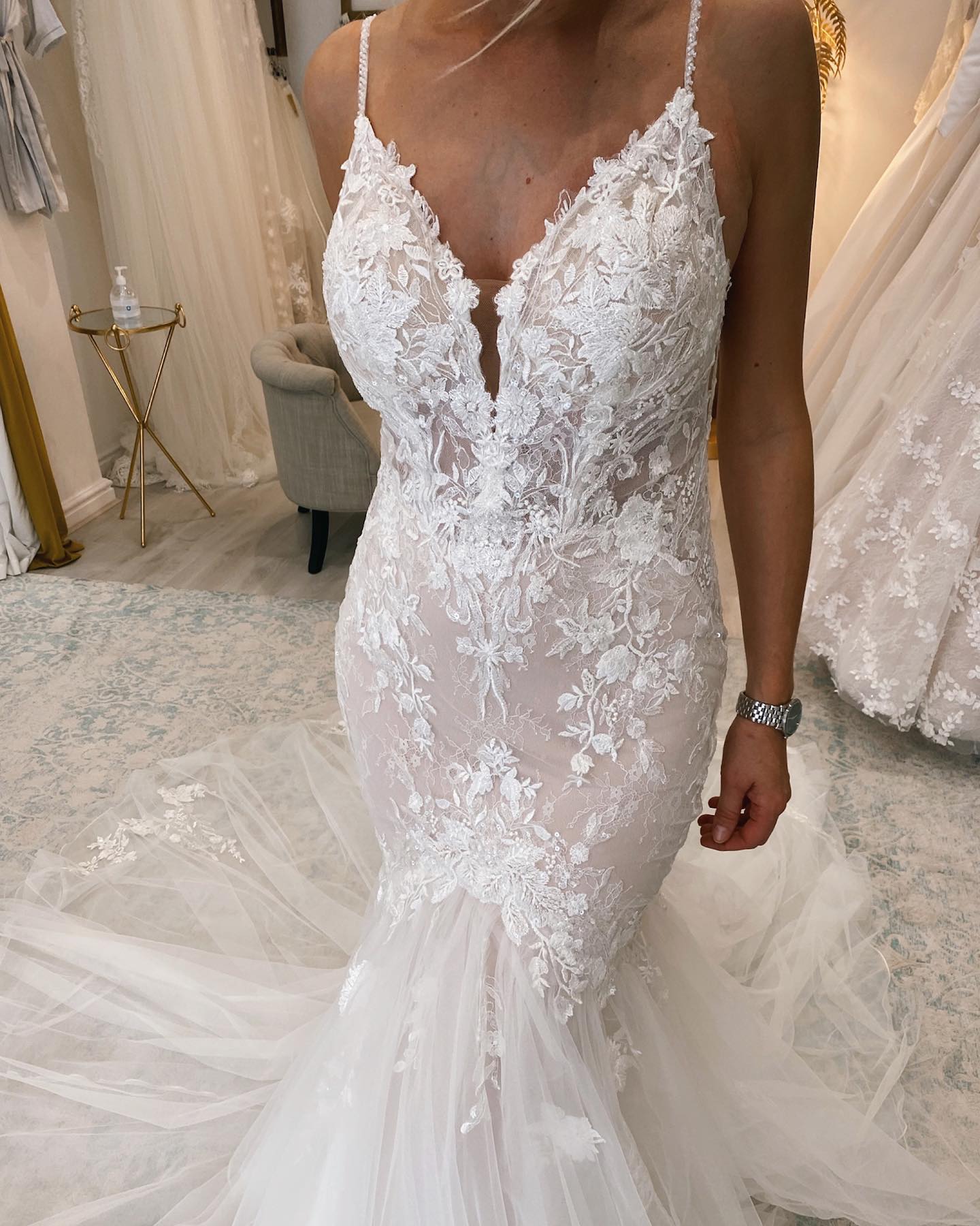 Elegant Mermaid Dresses Straps Lace Appliques Dress Sweep Train Button Back Wedding Bridal Gowns 6660305