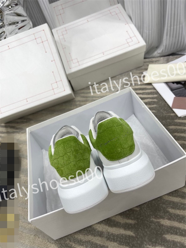 2023 Top Luxury Quality Triple Designer Shoes Tripler Sneaker Trainer Combination Crystal Bottom Men Women Fashion Sneakers Size 36-45, 13
2023 Top Luxury Quality Triple Designer Shoes Tripler Sneaker Trainer Combination Crystal Bottom Men Women Fashion Sneakers Size 36-45, 13