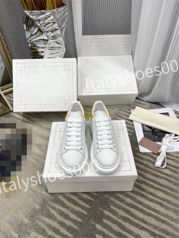 Luxurys Quality Triple Designer Shoe Tripler Sneaker Trainer Combination Crystal Bottom Men Women Fashion Sneakers Size 36-45, 07
Luxurys Quality Triple Designer Shoe Tripler Sneaker Trainer Combination Crystal Bottom Men Women Fashion Sneakers Size 36-45, 07
