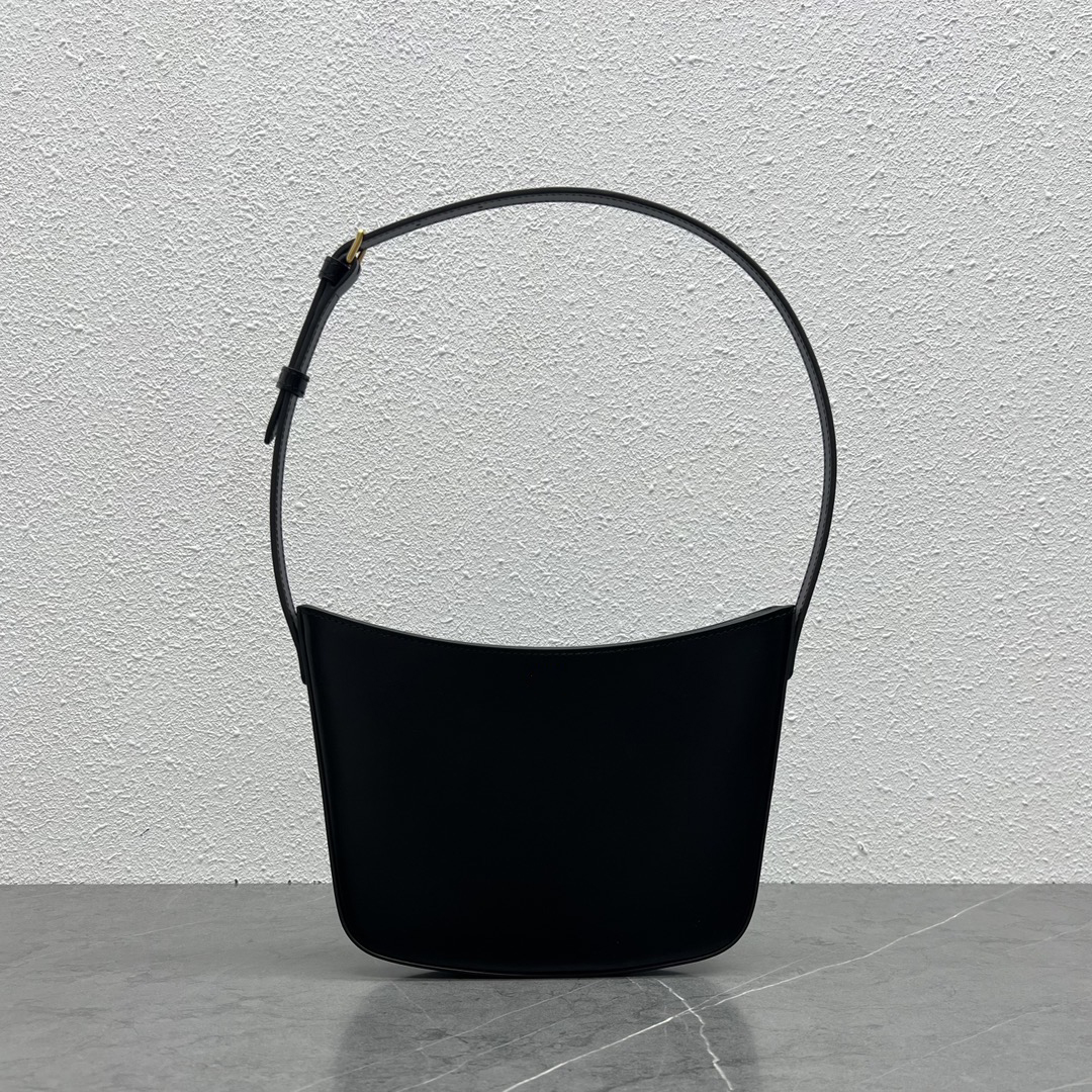 The 2023 new underarm bag features a retro body and minimalist hardware design, creating a strong modern retro atmosphere with some neutral and carefree styles, Black
The 2023 new underarm bag features a retro body and minimalist hardware design, creating a strong modern retro atmosphere with some neutral and carefree styles, Black