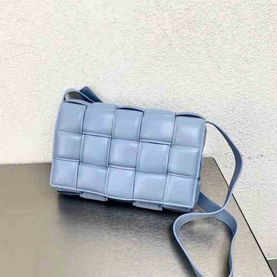 Cassettes Designer Bottegas Bags Venetas 2023 Cassettes Bag Real Sheepskin Pillow Woven Cloud Hand Messenger Small Square Womens Wlt5, Black
Cassettes Designer Bottegas Bags Venetas 2023 Cassettes Bag Real Sheepskin Pillow Woven Cloud Hand Messenger Small Square Womens Wlt5, Black