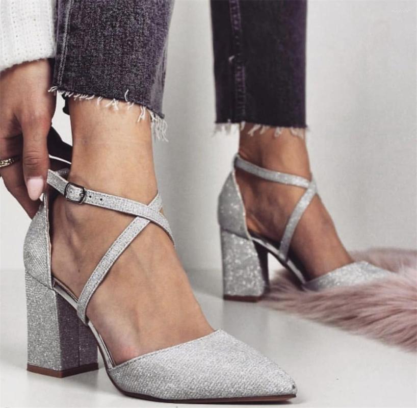 Dress Shoes Silver Glittering Women's Thick And Pointed High Heels Banquet Wedding Ladies Single
Dress Shoes Silver Glittering Women's Thick And Pointed High Heels Banquet Wedding Ladies Single