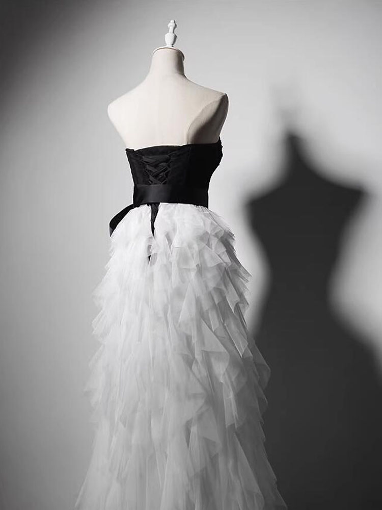 Fancy White and Black Prom Dresses Sweetheart Lace-Up Back Floor Length Party Gowns Sexy Top Applique with Beads