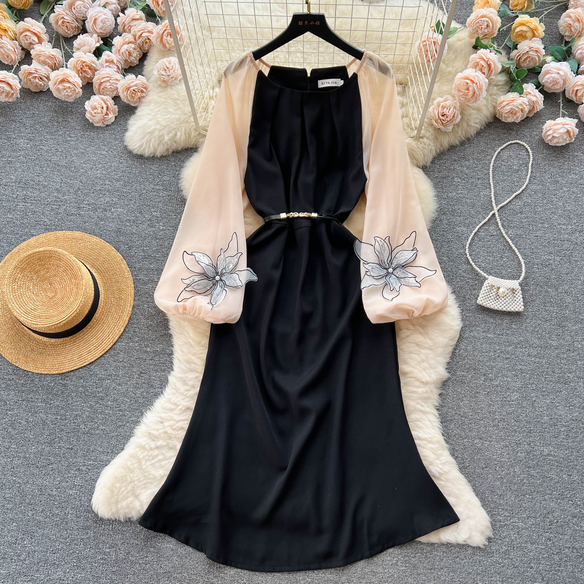 Casual Dresses Summer Dresses French Retro Temperament Collision color Lantern Sleeved Fishtail Dress Elegant Flower Embroidery Midi Party Vestidos De Mujer 2023, Same as picture
Casual Dresses Summer Dresses French Retro Temperament Collision color Lantern Sleeved Fishtail Dress Elegant Flower Embroidery Midi Party Vestidos De Mujer 2023, Same as picture