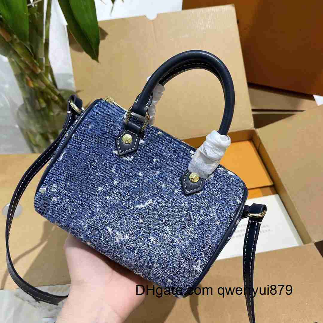 Shoulder Bags Luxury designer bag Nano denim pillow Boston Women mini handbag Speedys Fashion Crossbody Purse luxurious Backpack tote bages Messenger Wallet, Pink
Shoulder Bags Luxury designer bag Nano denim pillow Boston Women mini handbag Speedys Fashion Crossbody Purse luxurious Backpack tote bages Messenger Wallet, Pink