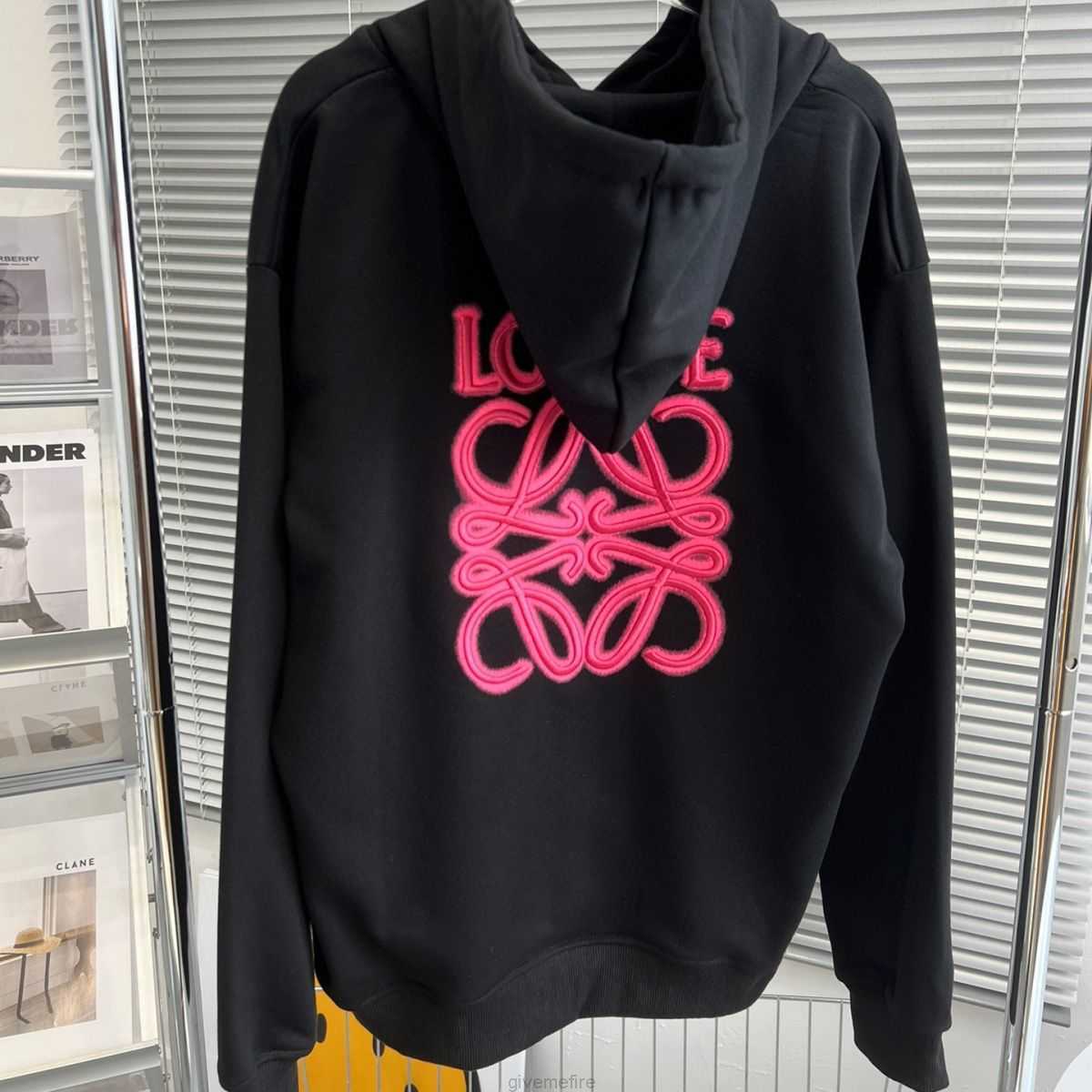 Designer Clothing Mens Sweatshirts Hoodies Loewe Highquality Contrast Embroidered Hoodie Os Loose Casual Street Fashion Men and Womens Personalized Clothes Fash, Shipping fee
Designer Clothing Mens Sweatshirts Hoodies Loewe Highquality Contrast Embroidered Hoodie Os Loose Casual Street Fashion Men and Womens Personalized Clothes Fash, Shipping fee