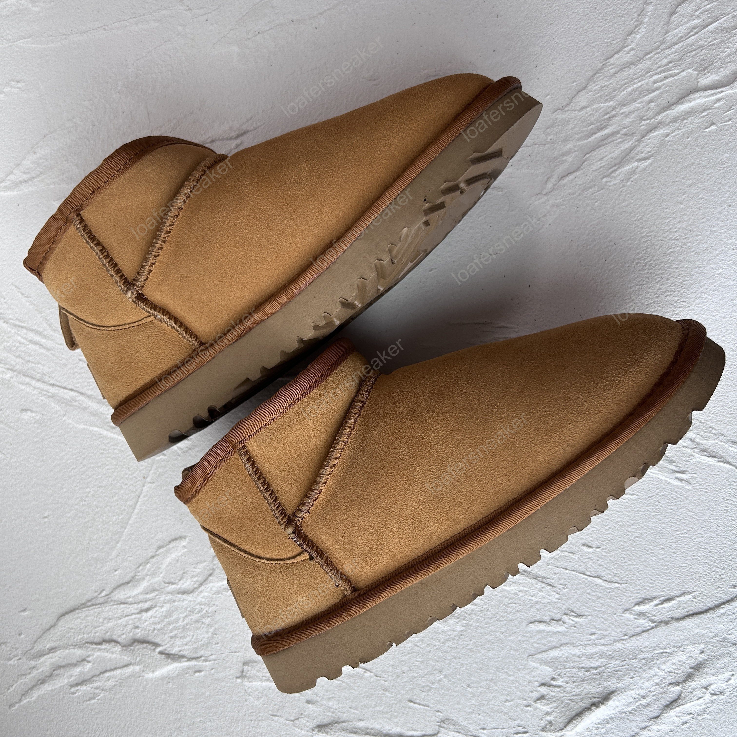 54 mini Women Ankle Mini snow boots Sheepskin Plush fur keep warm boots with card dustbag AUS Short U5854 Soft comfortable Casual shoes Beautiful gifts, Grey
54 mini Women Ankle Mini snow boots Sheepskin Plush fur keep warm boots with card dustbag AUS Short U5854 Soft comfortable Casual shoes Beautiful gifts, Grey