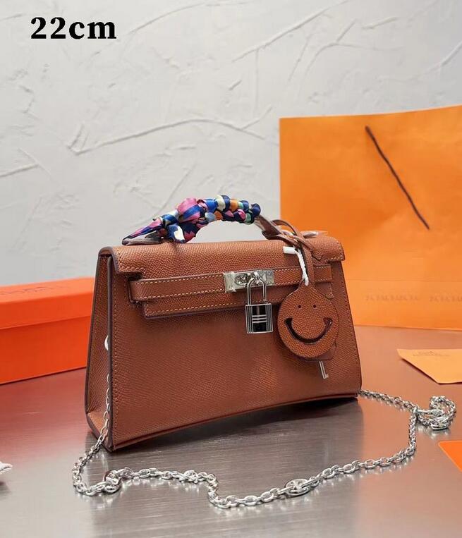 designer bag Luxury Women chain shoulder bag classic designer crossbody Handbag Women Clutch Travel Tote Bag fashion lady clutch purse designer wallet 001
designer bag Luxury Women chain shoulder bag classic designer crossbody Handbag Women Clutch Travel Tote Bag fashion lady clutch purse designer wallet 001