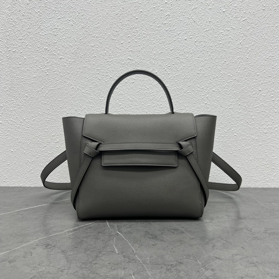 The new women's handbag is made of classic daily grain calf leather. The entire vehicle has neat and meticulous lines, giving a retro and atmospheric design style, Red
The new women's handbag is made of classic daily grain calf leather. The entire vehicle has neat and meticulous lines, giving a retro and atmospheric design style, Red