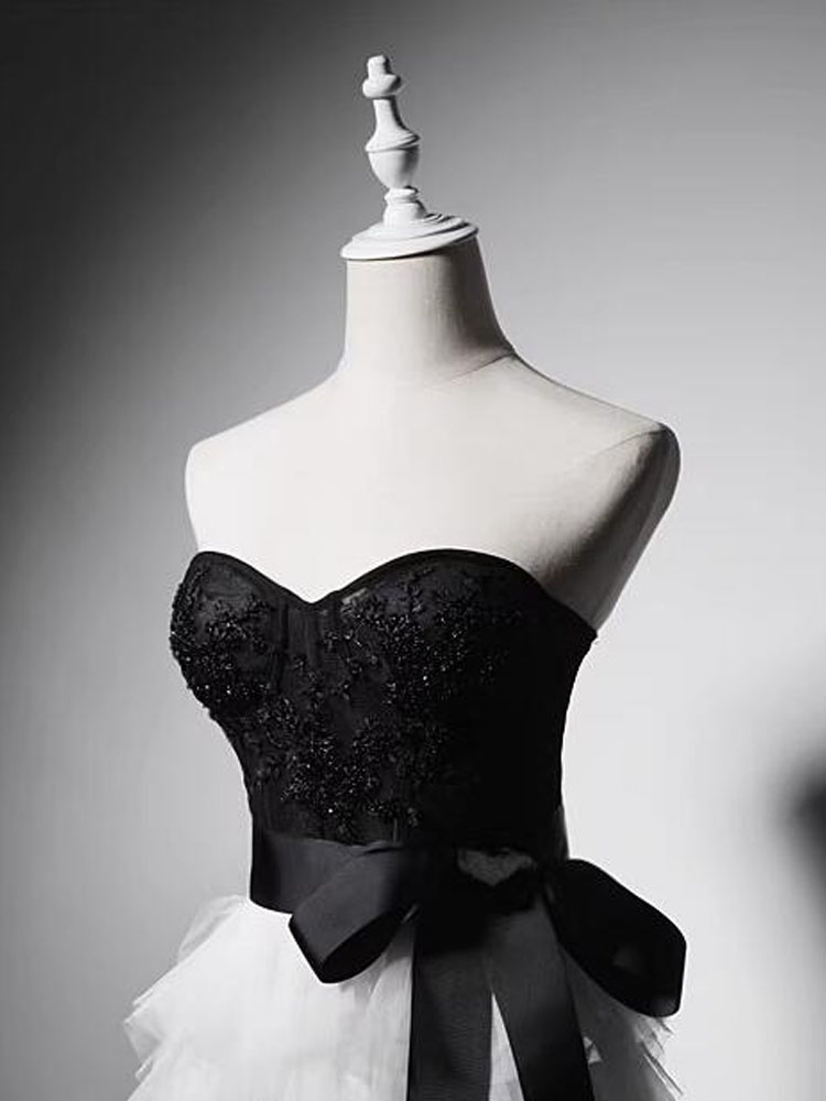 Fancy White and Black Prom Dresses Sweetheart Lace-Up Back Floor Length Party Gowns Sexy Top Applique with Beads