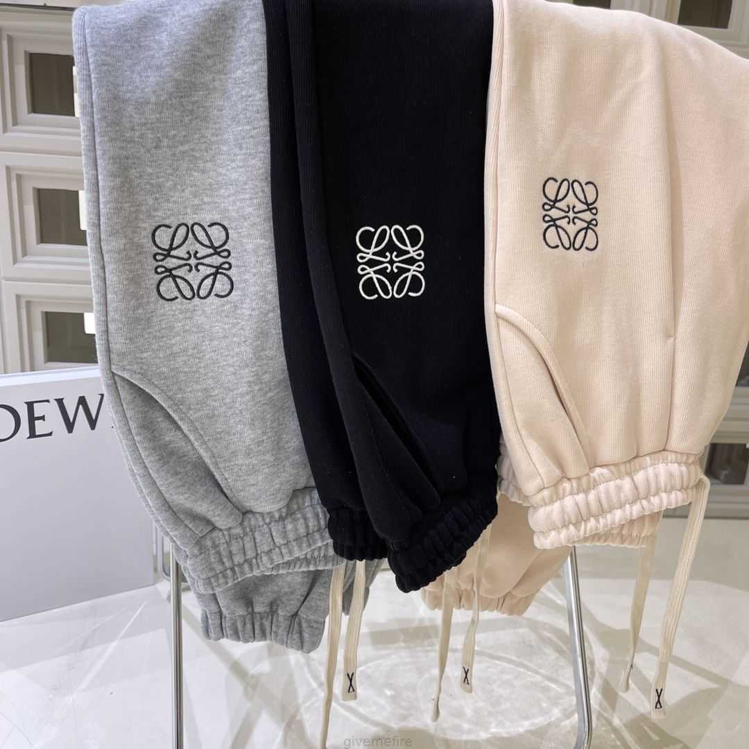 Designer Fashion Clothing Casual Pant Loewe Wei Pants Men and Womens Embroidered Spring New Loose and Minimalist Leggings 9point Sports Pants Trendy Brand Youth Cas, Creamy-white
Designer Fashion Clothing Casual Pant Loewe Wei Pants Men and Womens Embroidered Spring New Loose and Minimalist Leggings 9point Sports Pants Trendy Brand Youth Cas, Creamy-white