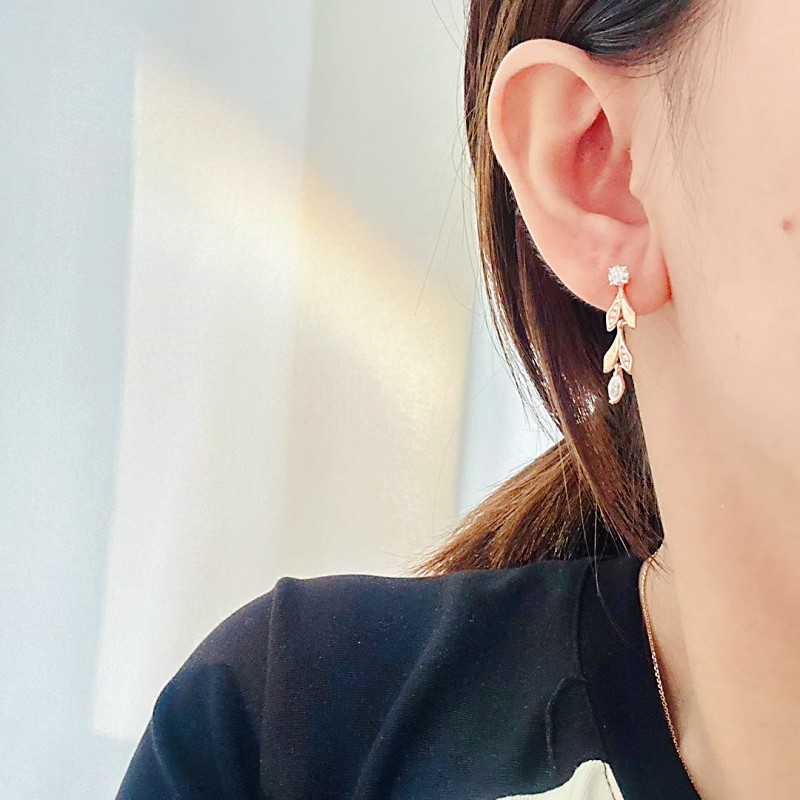 Classic Women's Leaf Diamond Earrings Fashion Designer Earrings High Quality Jewelry Girl Valentine's Day Gift With box
Classic Women's Leaf Diamond Earrings Fashion Designer Earrings High Quality Jewelry Girl Valentine's Day Gift With box