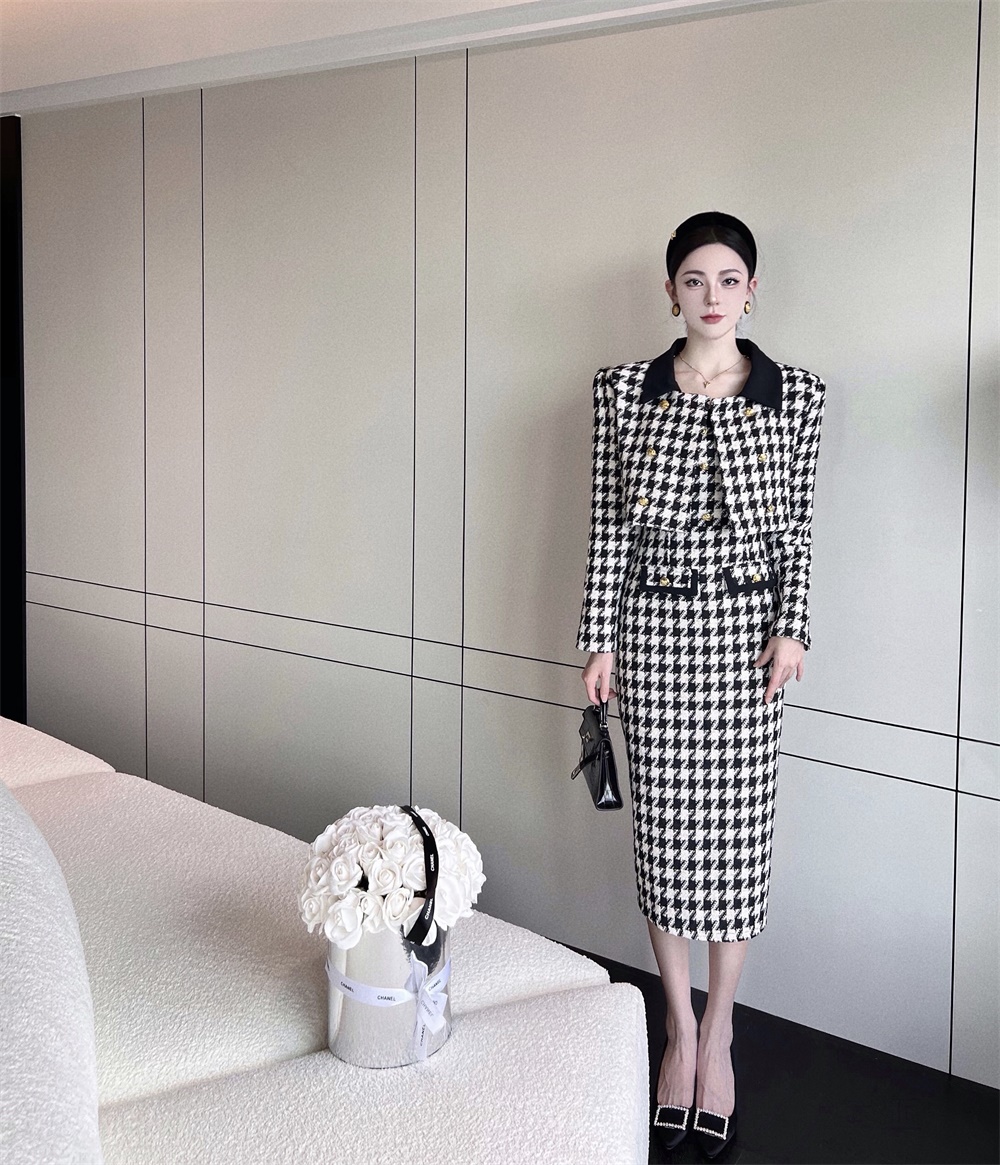 Two Piece Dress Winter Fashion Tweed Cropped Jacket Dress Sets Retro Plaid Short Coat Sexy Strapless Slim Bodycon Dress Two Piece Sets Women 2023