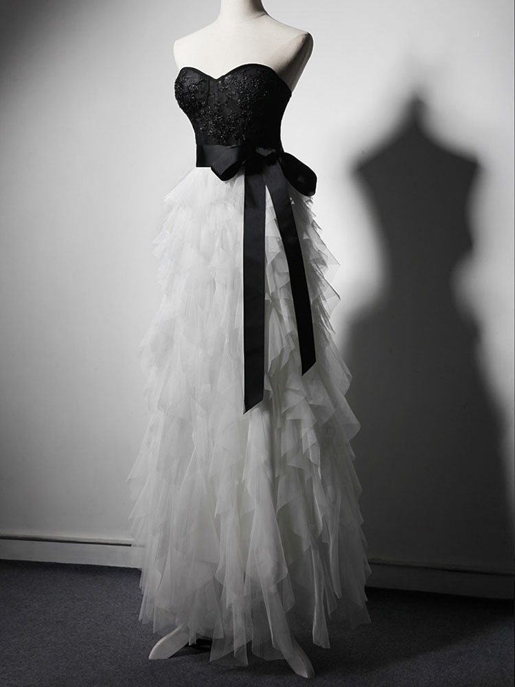 Fancy White and Black Prom Dresses Sweetheart Lace-Up Back Floor Length Party Gowns Sexy Top Applique with Beads, Same as image
Fancy White and Black Prom Dresses Sweetheart Lace-Up Back Floor Length Party Gowns Sexy Top Applique with Beads, Same as image
