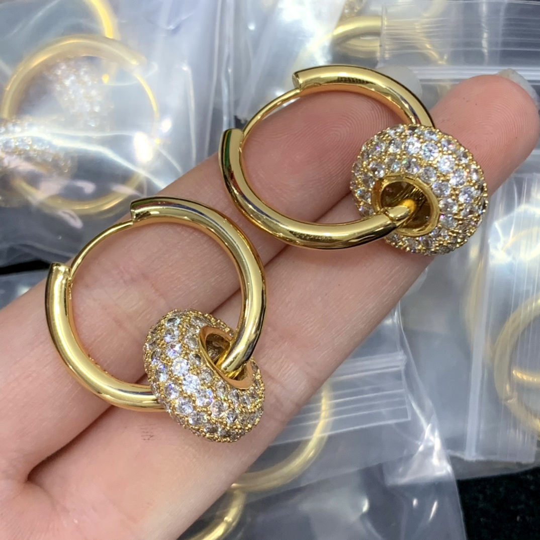 New designed TRIOMPHE Arch GOLD Round PEADANT EARRINGS IN BRASS WOMEN EAR STUDS Designer Jewelry CE LINE901191
New designed TRIOMPHE Arch GOLD Round PEADANT EARRINGS IN BRASS WOMEN EAR STUDS Designer Jewelry CE LINE901191