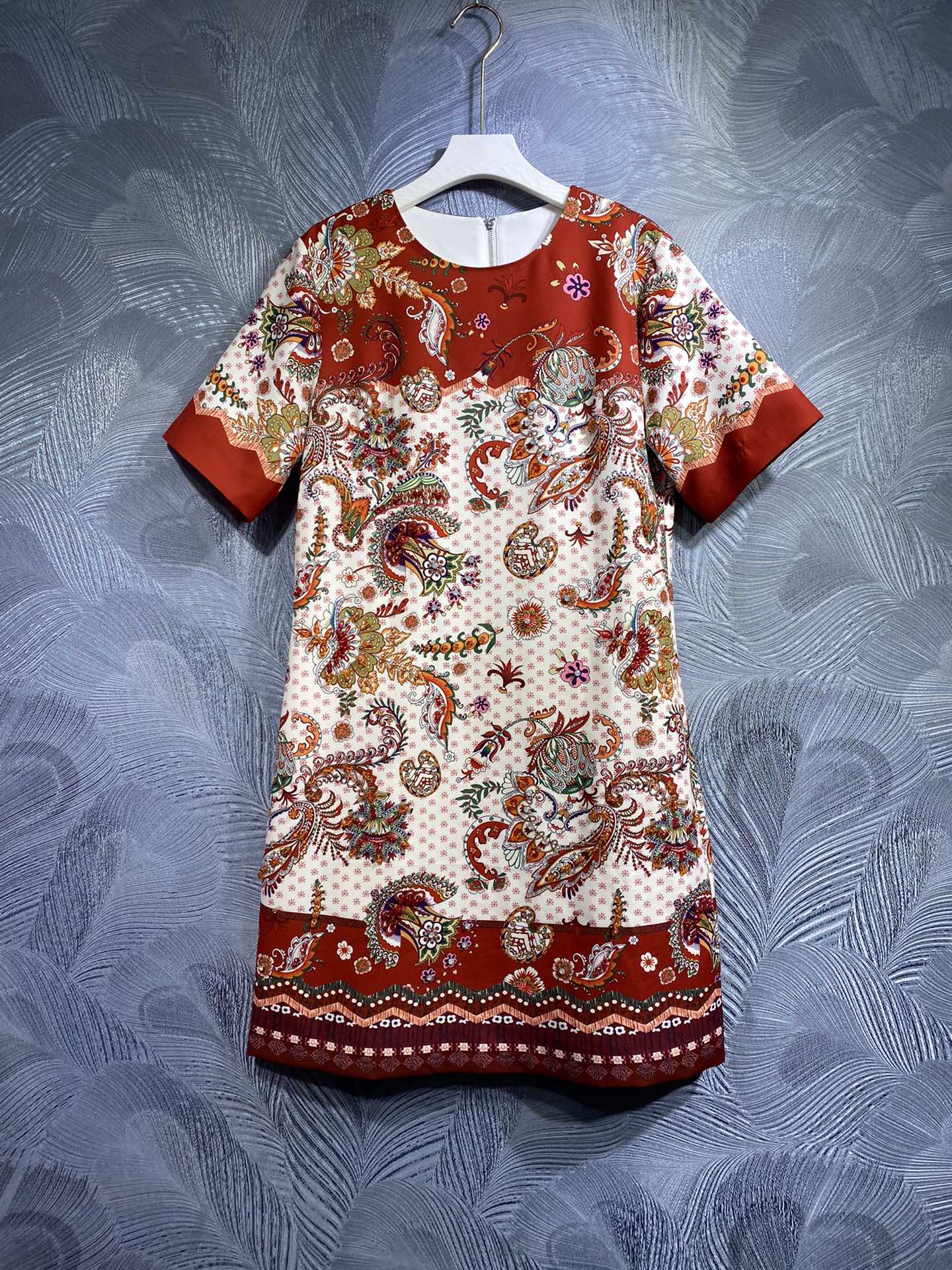 Short sleeved dress 2023 Spring and Autumn Fashion Print Round Neck Elegant Dress Women's Beaded Dress Monochrome s-XL Fashion Original Designer Dress, Customize
Short sleeved dress 2023 Spring and Autumn Fashion Print Round Neck Elegant Dress Women's Beaded Dress Monochrome s-XL Fashion Original Designer Dress, Customize
