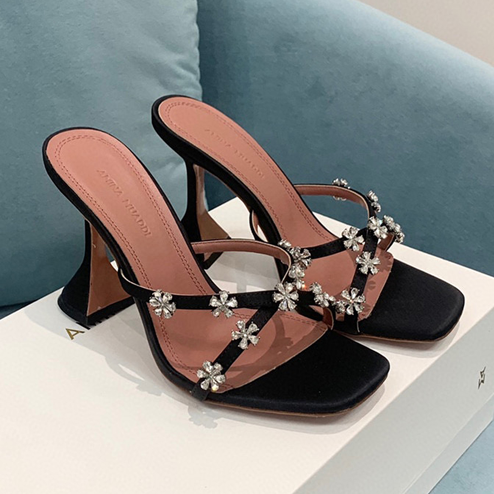Amina Muaddi crystal flower embellished strap slippers mules Evening shoes Rhinestone Satin heeled open toe shoes cross belt women's luxury designer outsole sandal, Black
Amina Muaddi crystal flower embellished strap slippers mules Evening shoes Rhinestone Satin heeled open toe shoes cross belt women's luxury designer outsole sandal, Black