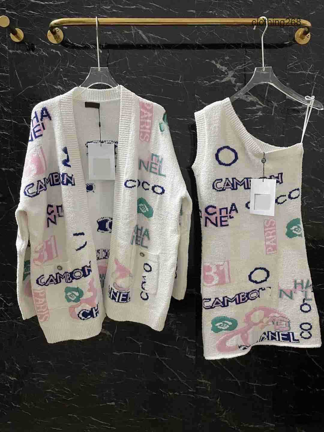CCity Sweaters Fashion Women' Luxury Brand Winter Contrast Embroid Patchwork Long Sleeve Cardigans Women Design Buttons Pockets Vintage Sweater, Cardigan9
CCity Sweaters Fashion Women' Luxury Brand Winter Contrast Embroid Patchwork Long Sleeve Cardigans Women Design Buttons Pockets Vintage Sweater, Cardigan9