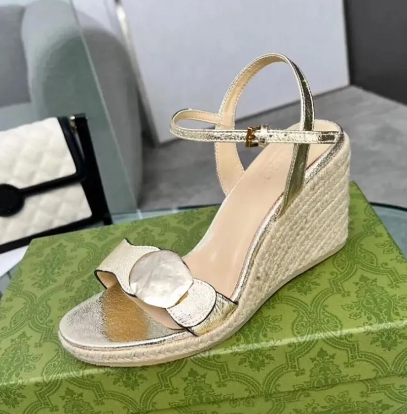 Summer sandal women wedge shoes Espadrille black Sandals Grass weave wedges Women's Black Double metal logos luxury design buckle shoe with box
Summer sandal women wedge shoes Espadrille black Sandals Grass weave wedges Women's Black Double metal logos luxury design buckle shoe with box