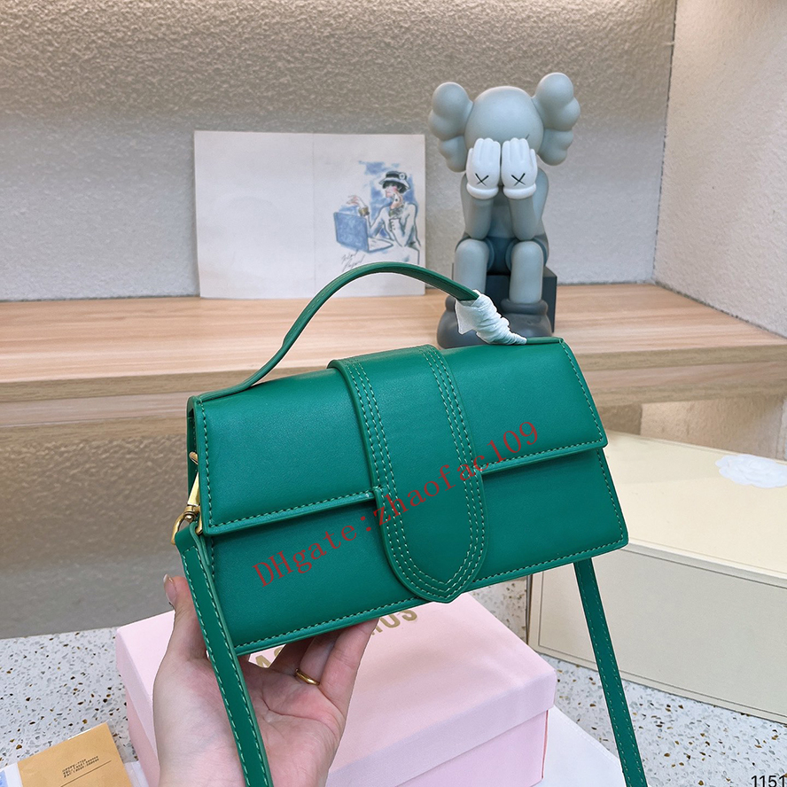 Designer French Retro Minimalist Crossbody Bag Women's Fashionable Small Square Bag Texture Bag Design One Shoulder Handbag, White
Designer French Retro Minimalist Crossbody Bag Women's Fashionable Small Square Bag Texture Bag Design One Shoulder Handbag, White