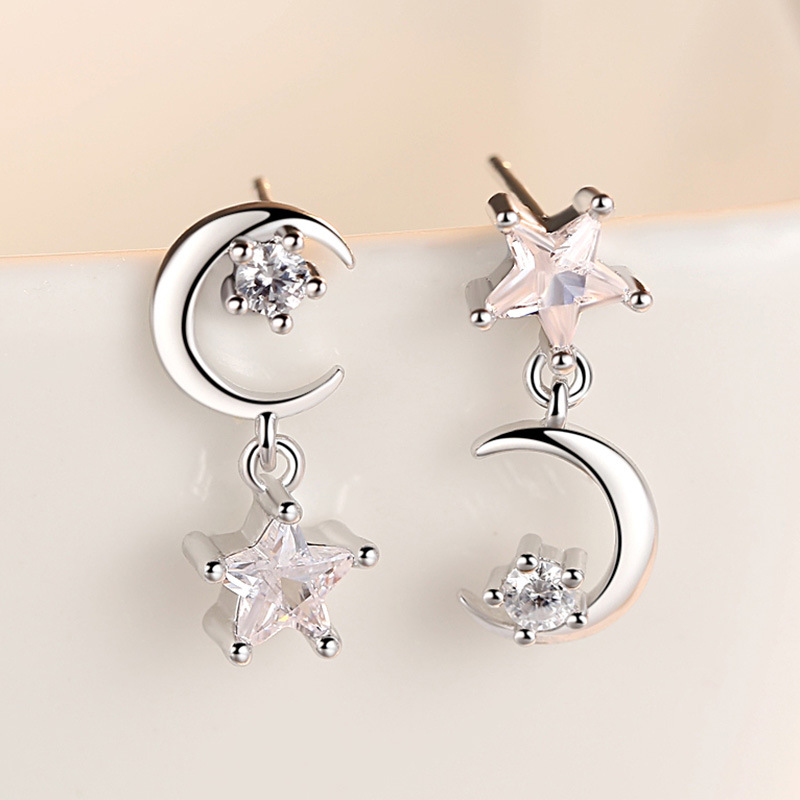 925 Sterling Silver Shiny Crystal Flower Stud Earrings for Women - Fashionable Zircon Pendants Ideal for Weddings