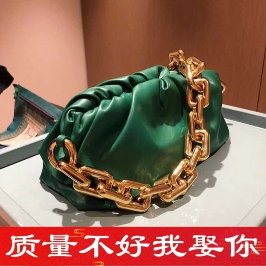Bottegas Bags Venetas 2023 New Song Huiqiao Net Red Xiaojing Same Thick Chain Cloud Bag Personalized Womens Bag Portable One Shoul, Sky blue
Bottegas Bags Venetas 2023 New Song Huiqiao Net Red Xiaojing Same Thick Chain Cloud Bag Personalized Womens Bag Portable One Shoul, Sky blue