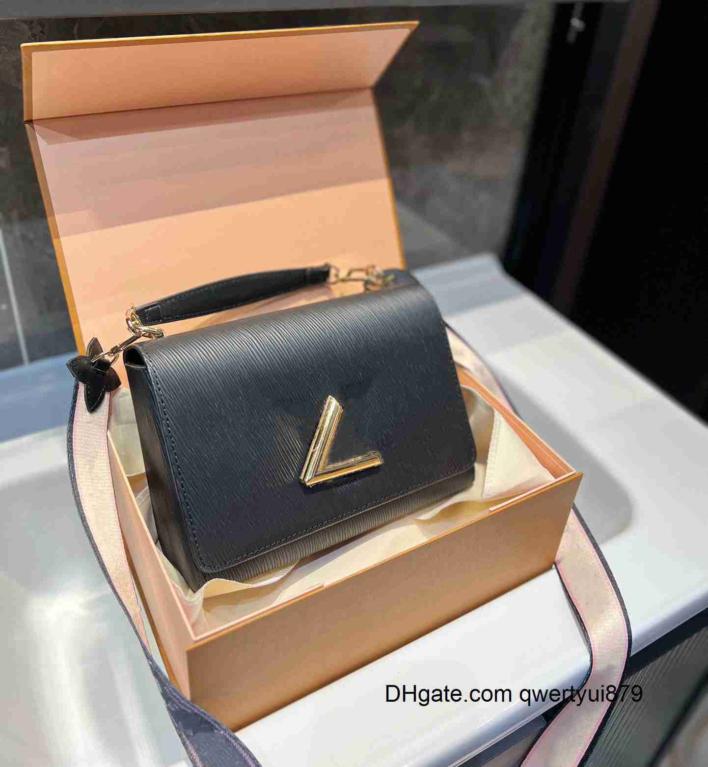 Shoulder Bags Envelope Designer Twist Mm Bag Claic Women Crobody Handbags Luxury Lady Tote Purse Epi Leather Lock Female Chain Hand Fashion Dhgate, #1
Shoulder Bags Envelope Designer Twist Mm Bag Claic Women Crobody Handbags Luxury Lady Tote Purse Epi Leather Lock Female Chain Hand Fashion Dhgate, #1