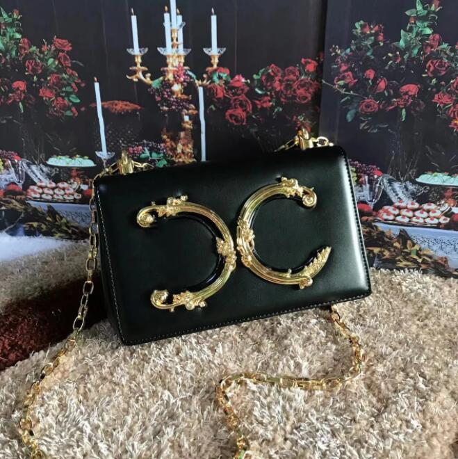 Top 5A quality Designer bag Luxury D Women's Fashion Backpack Metal Shoulder Classic Crossbody Bag Cow Leather Front flap bag 21cm
Top 5A quality Designer bag Luxury D Women's Fashion Backpack Metal Shoulder Classic Crossbody Bag Cow Leather Front flap bag 21cm