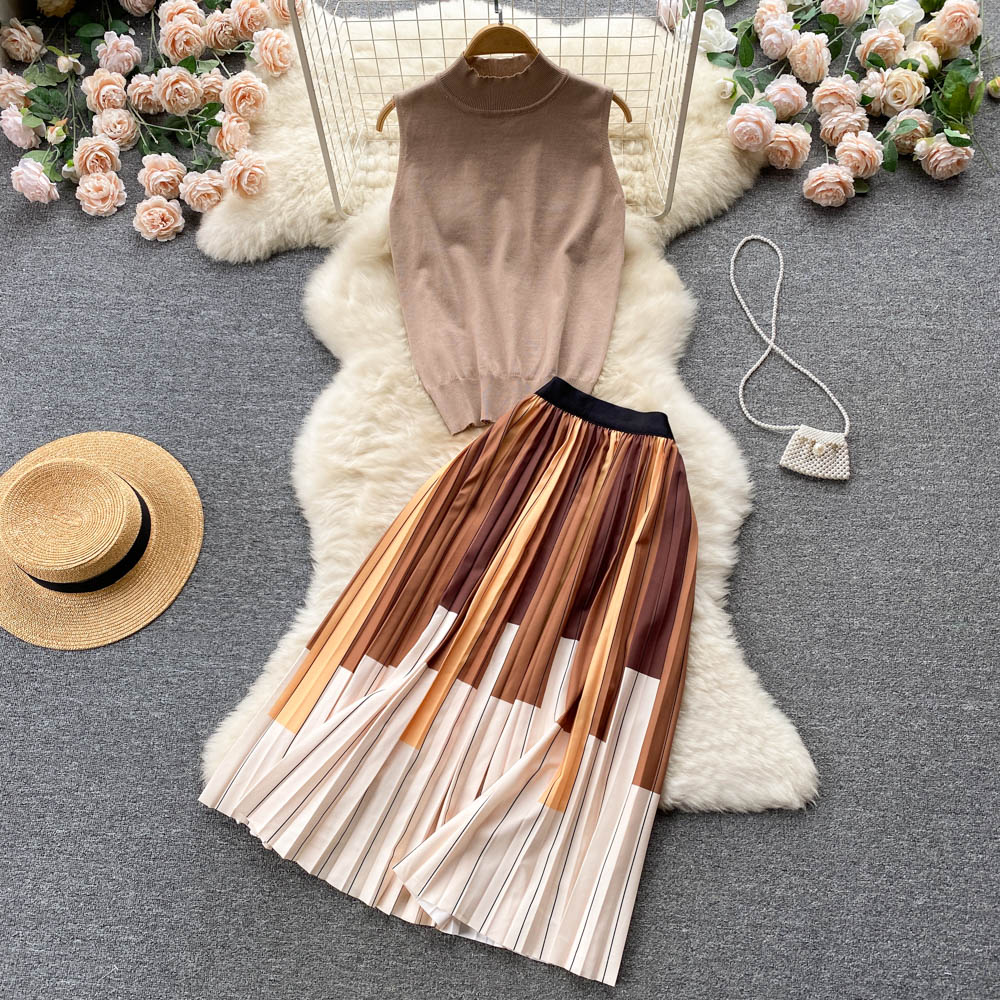 Two Piece Dress Sexy Sweater Contrast color Vertical Stripes Pleated Skirt Suits Women's Autumn Sleeveless Knitted Top Two Piece Long Skirt Sets 